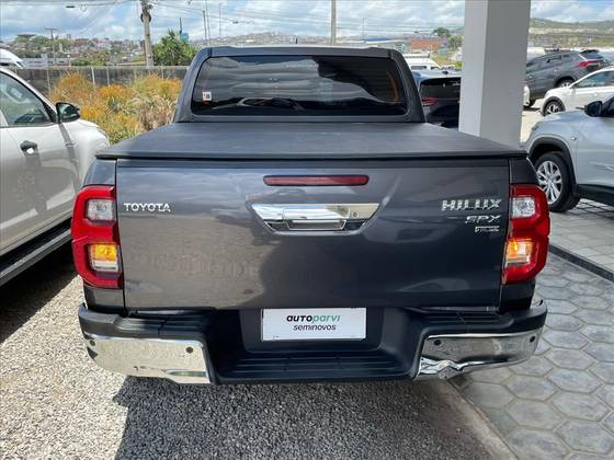 TOYOTA HILUX 2.8 D-4D TURBO DIESEL CD SRX PLUS 4X4 AUTOMÁTICO